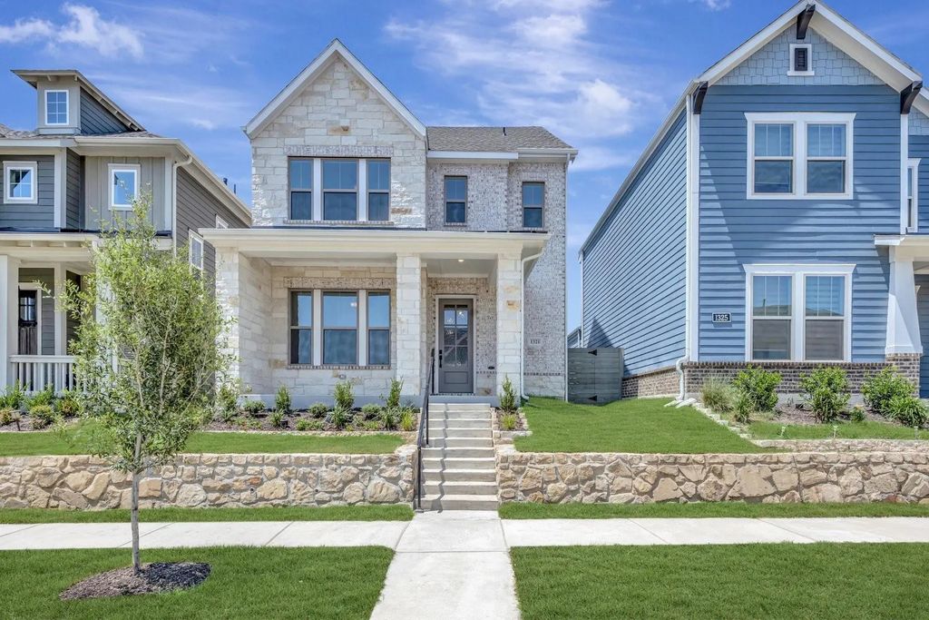 1321 Roundup Way, Argyle