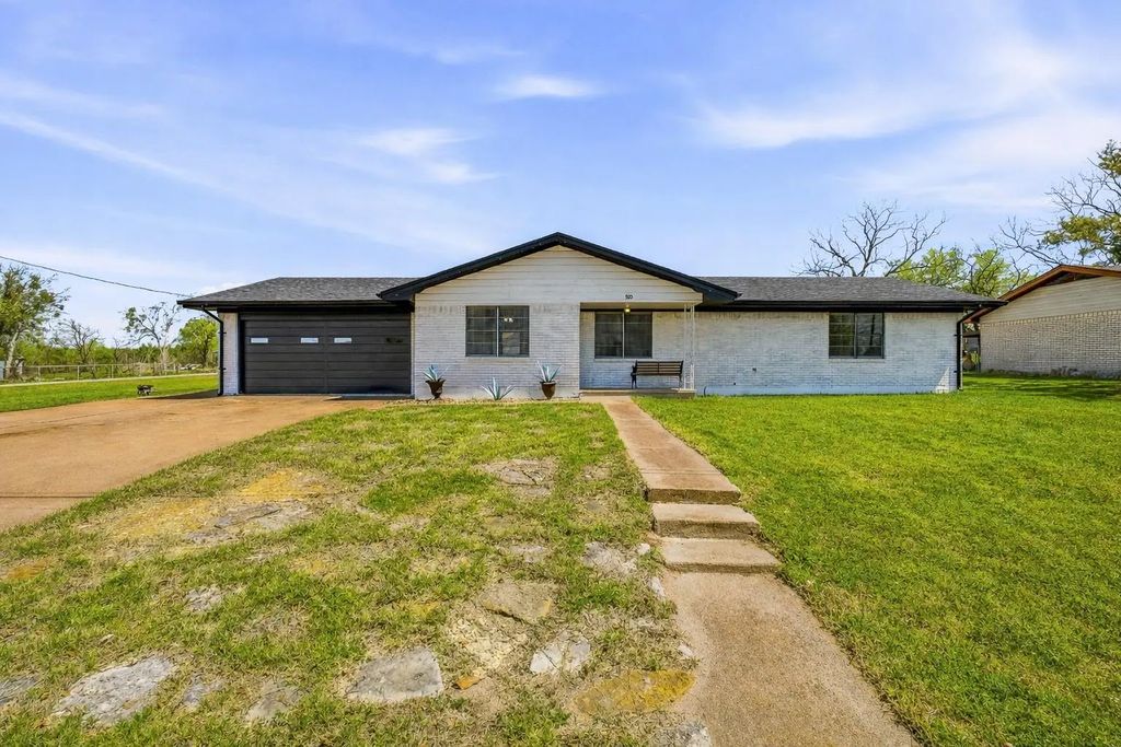 925 N Kirk Street, Hico