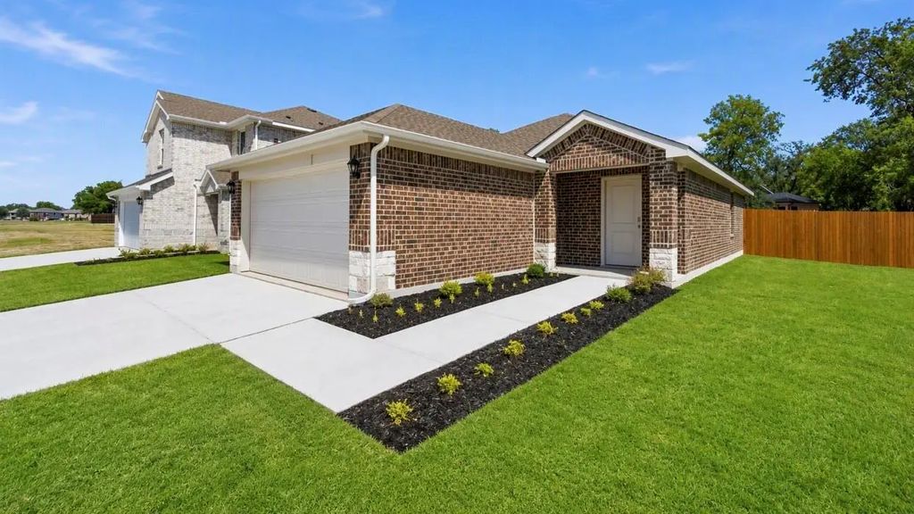 1919 Glory Drive, Bonham