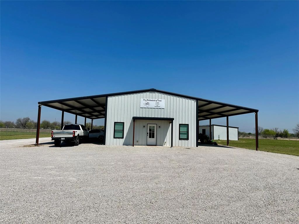 407 Fm 3381, Comanche