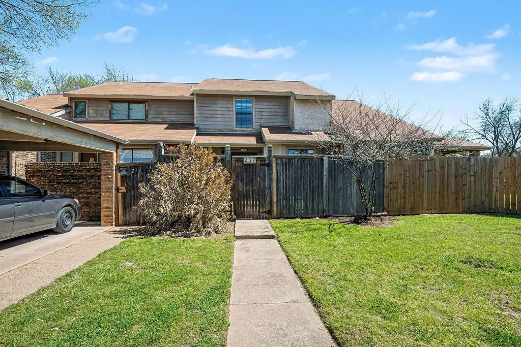 237 Shady Lane Drive, Fort Worth