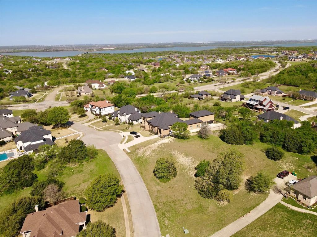 2617 Whispering Oaks Cove, Cedar Hill