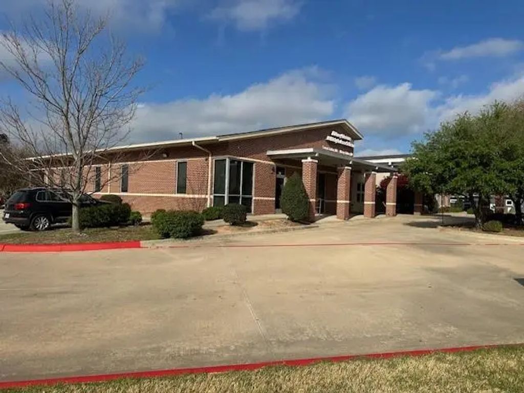 870 Ne Loop 286, Paris