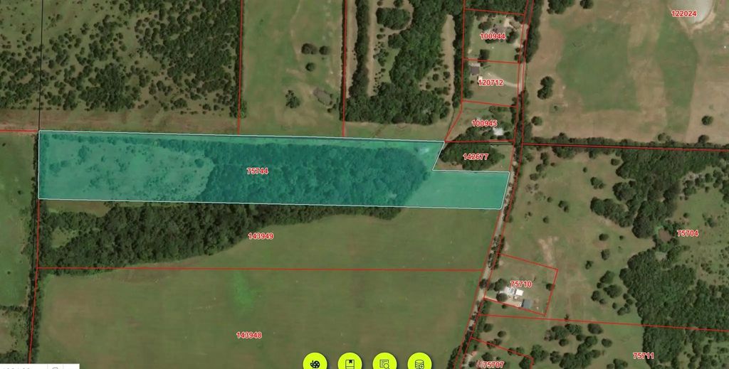 County Road  4205, Bonham