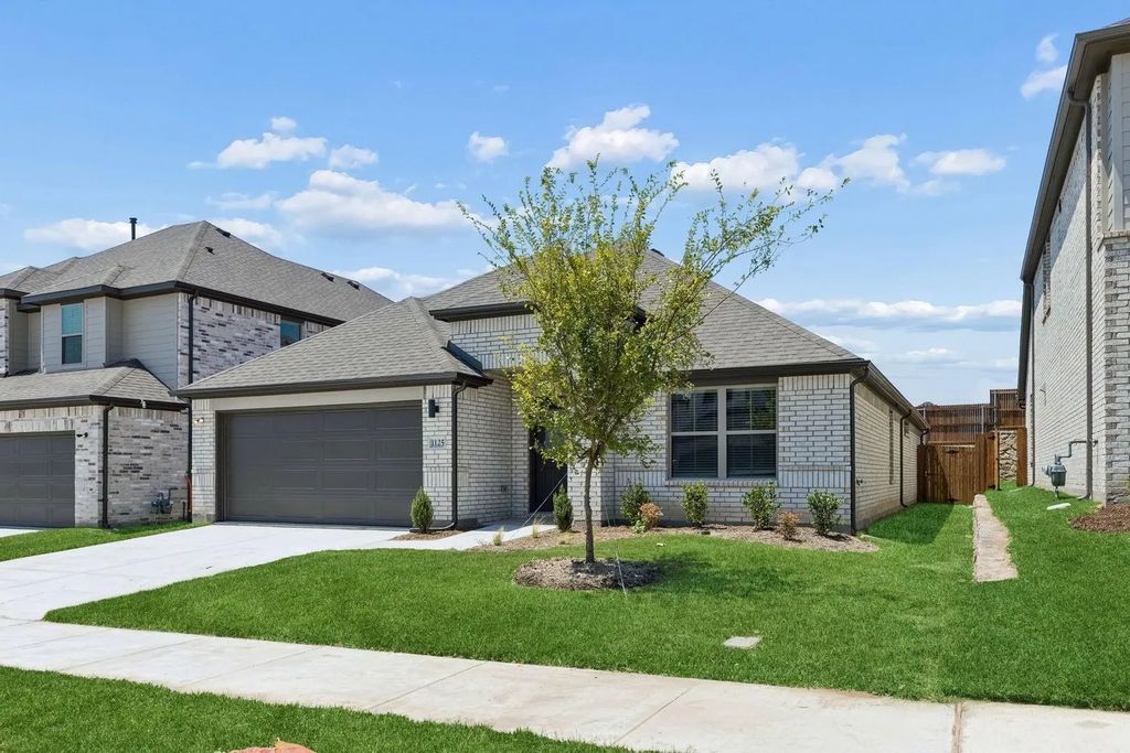484 Hundred Acre Drive, Waxahachie