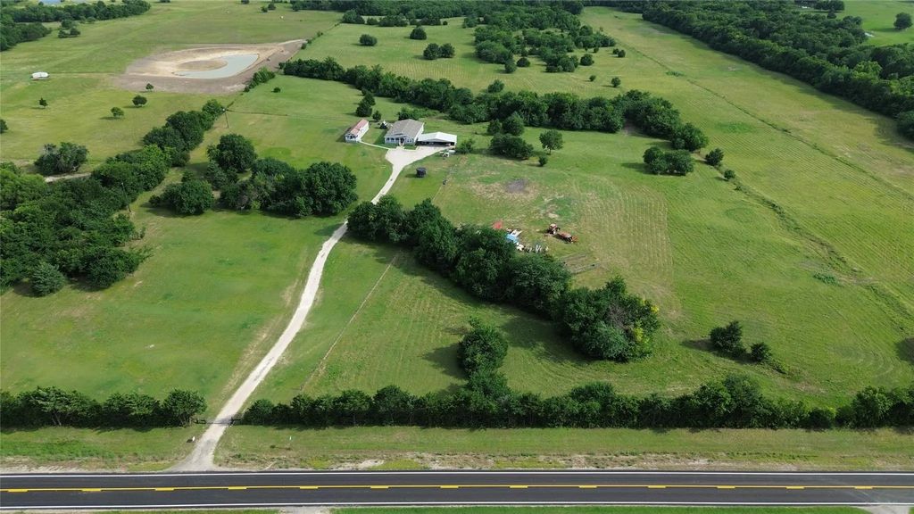 4081 Fm 2736, Campbell