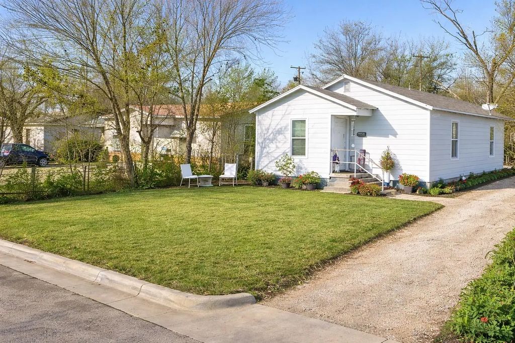 5533 Bong Drive, Fort Worth