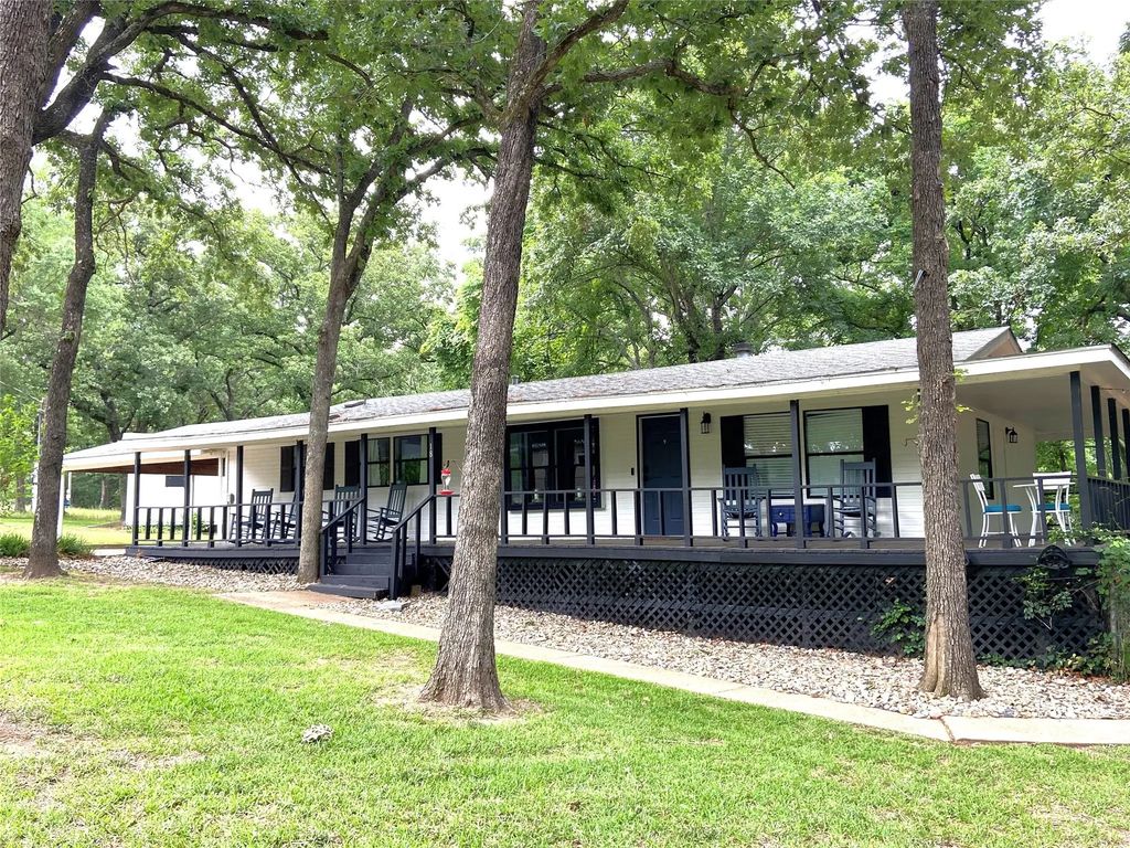 184 Beachwood Drive, Mabank