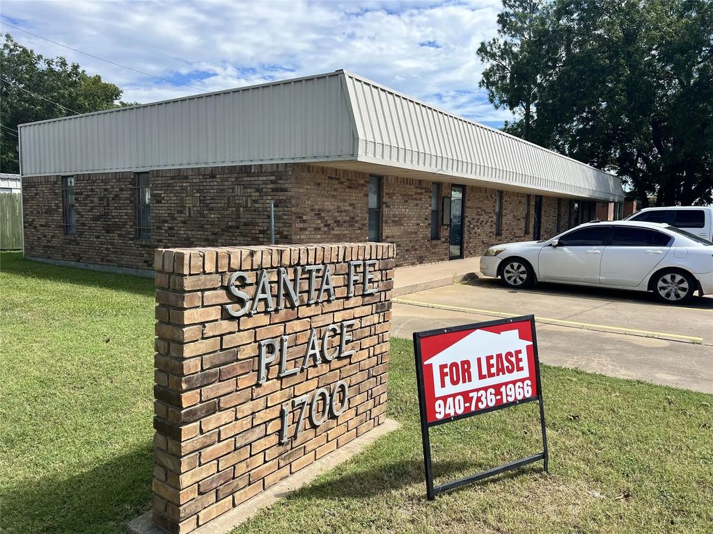 1700 N Weaver Street, Gainesville