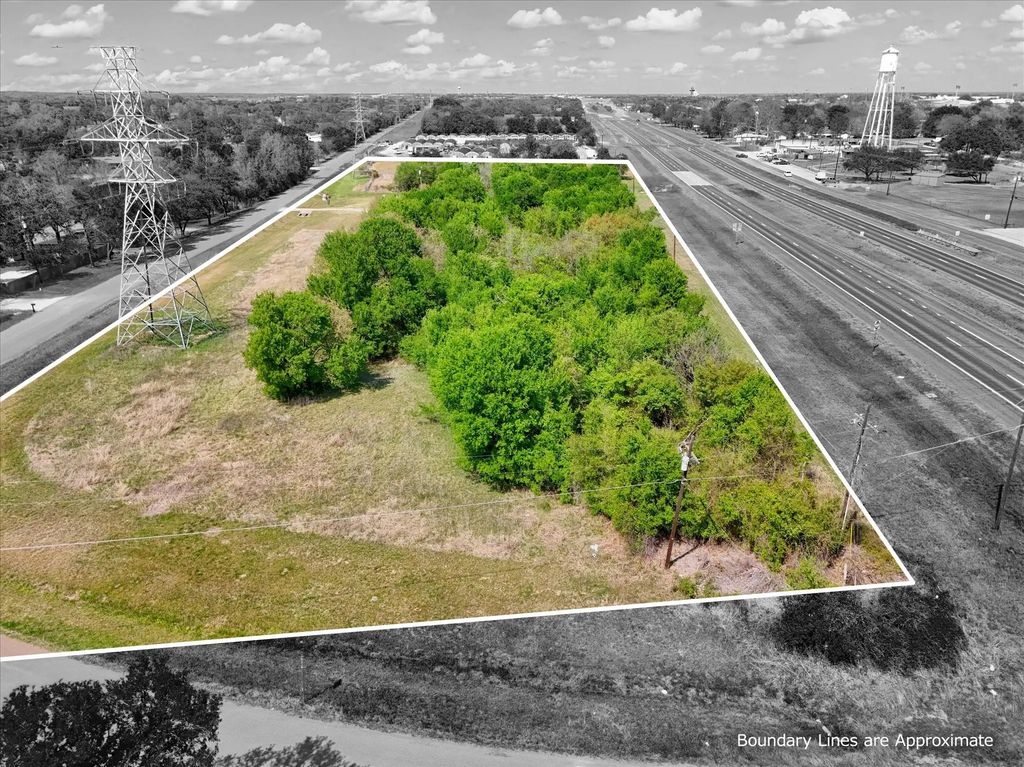 Land N Lacy Drive, Lacy Lakeview
