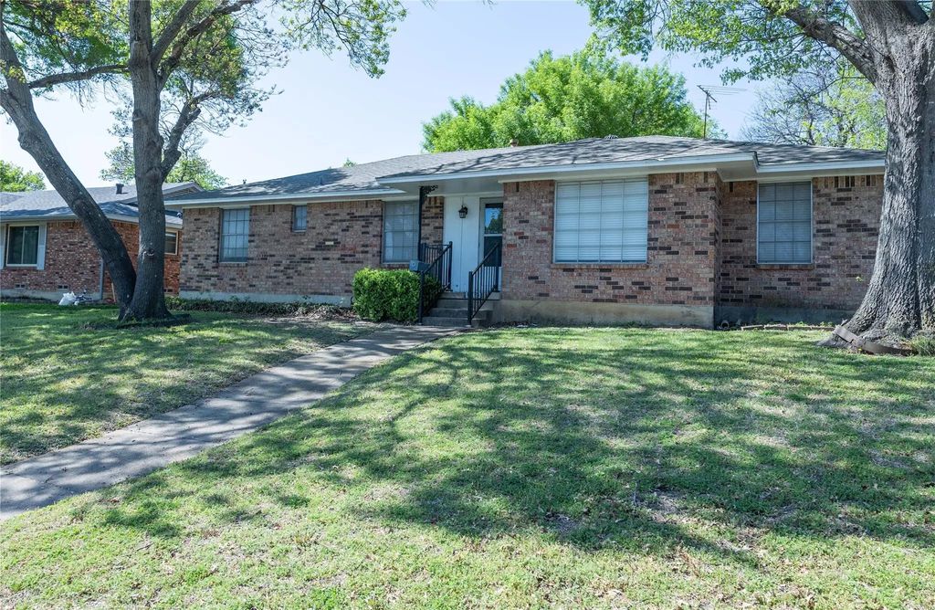 1860 Meadow Valley Lane, Dallas