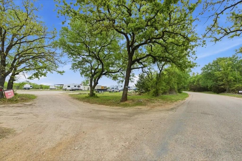 431 Hcr 2105 Loop N, Whitney