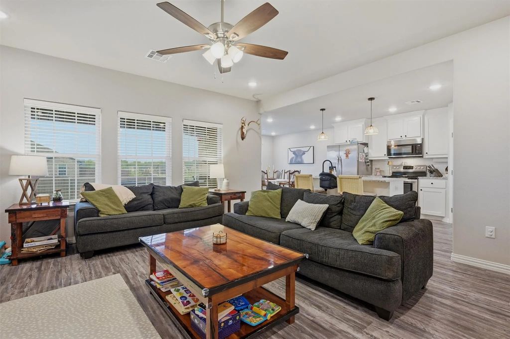 122 North Meadows, Pottsboro