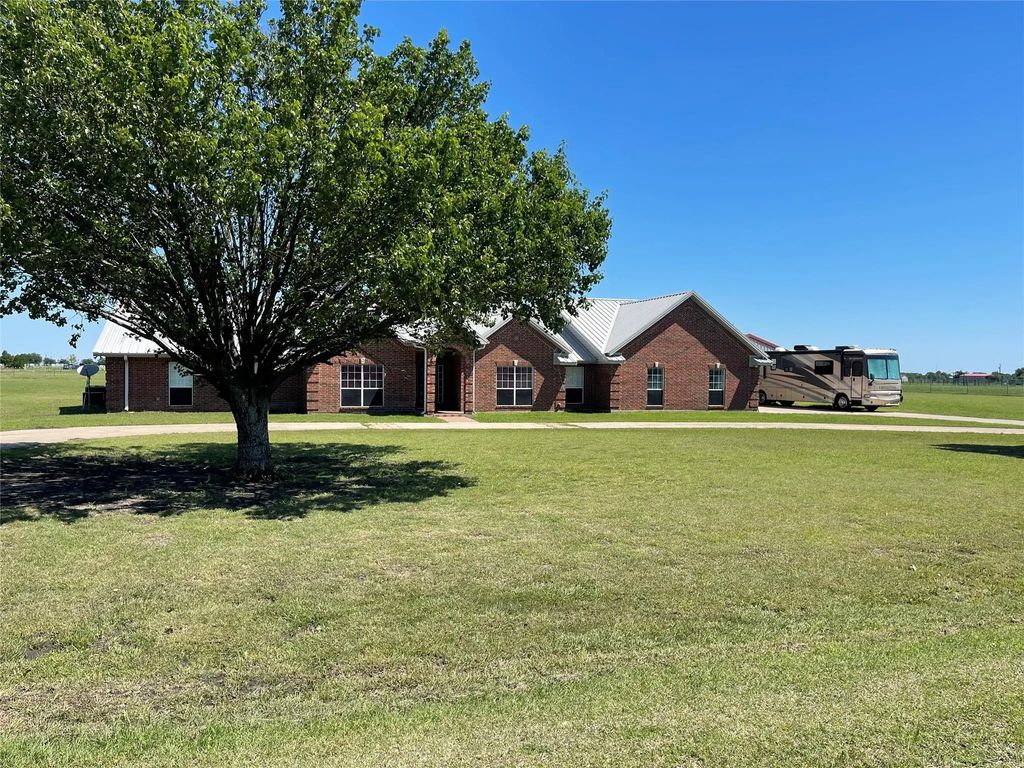 448 Audra Circle, Rhome