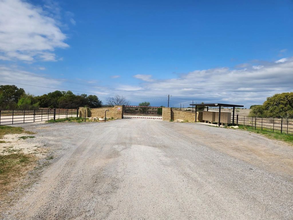400 Blackjack Oak Drive, Goldthwaite