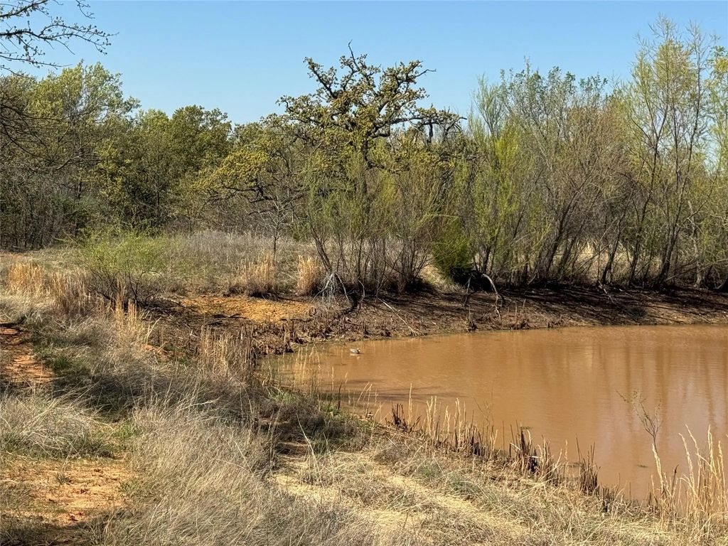 10.37 Smith Road, Nocona
