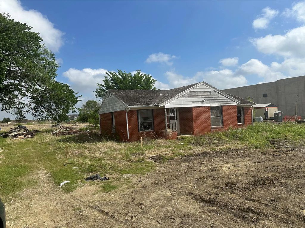 2415 Pleasant Valley Road, Sachse