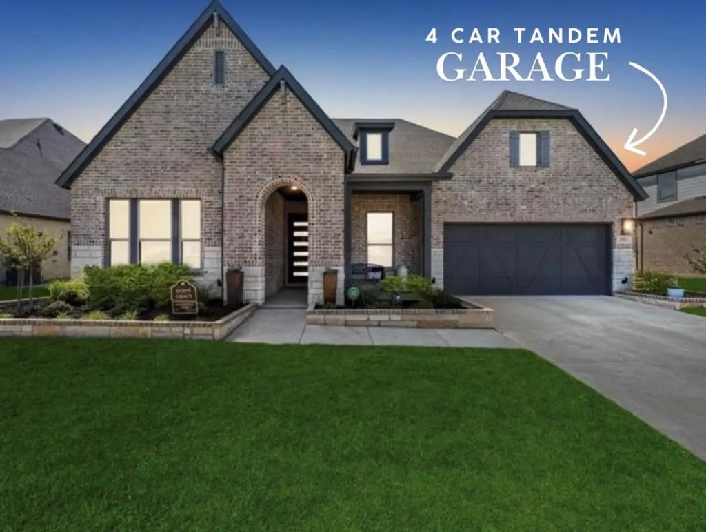 2902 Neidman Drive, Mansfield