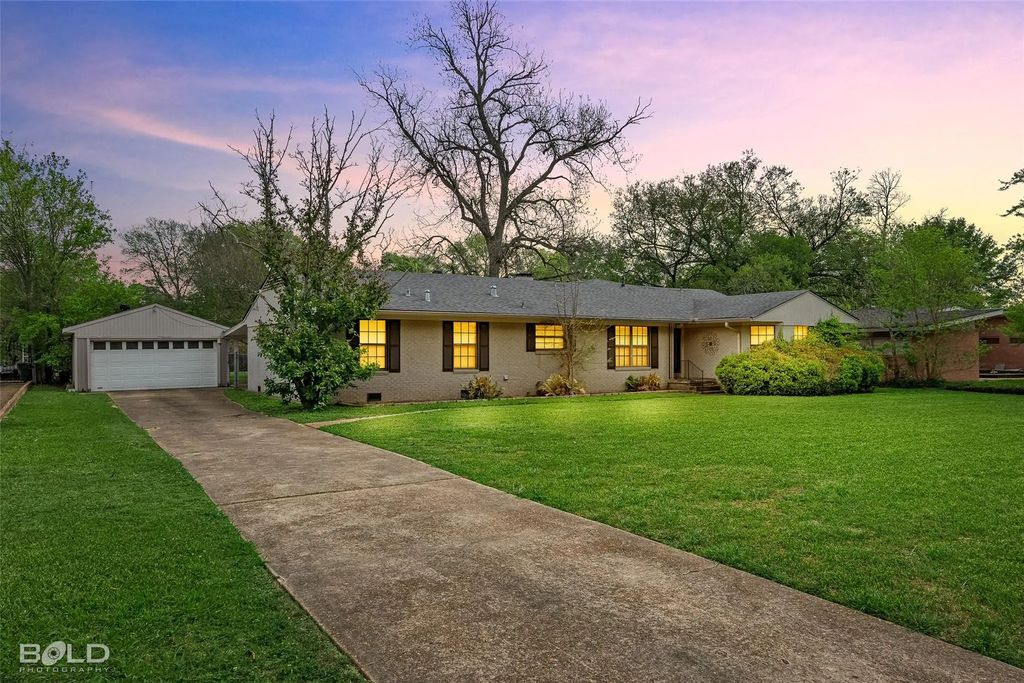 4445 Gilbert Drive, Shreveport