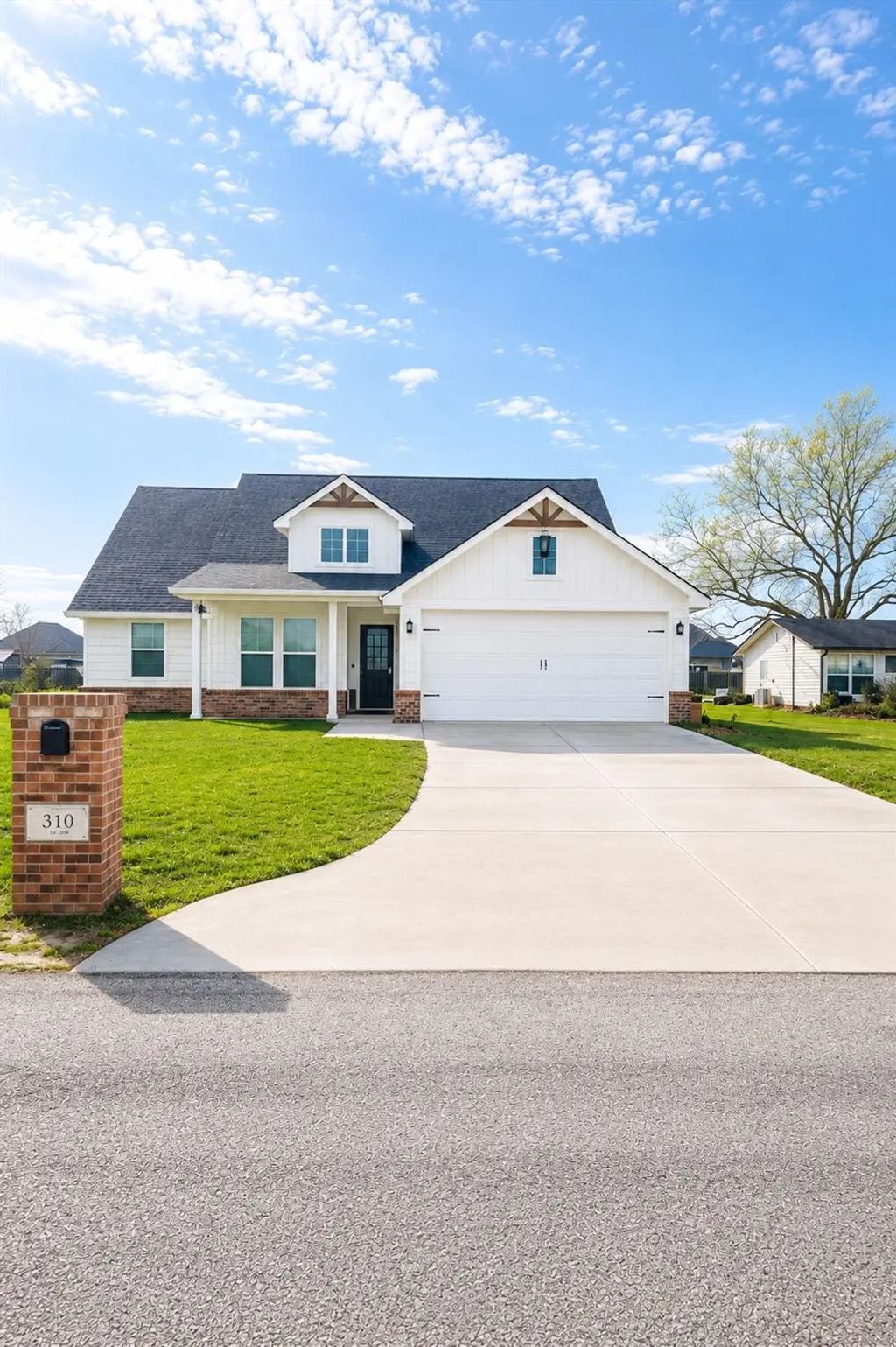 310 W Tate Street, Robinson