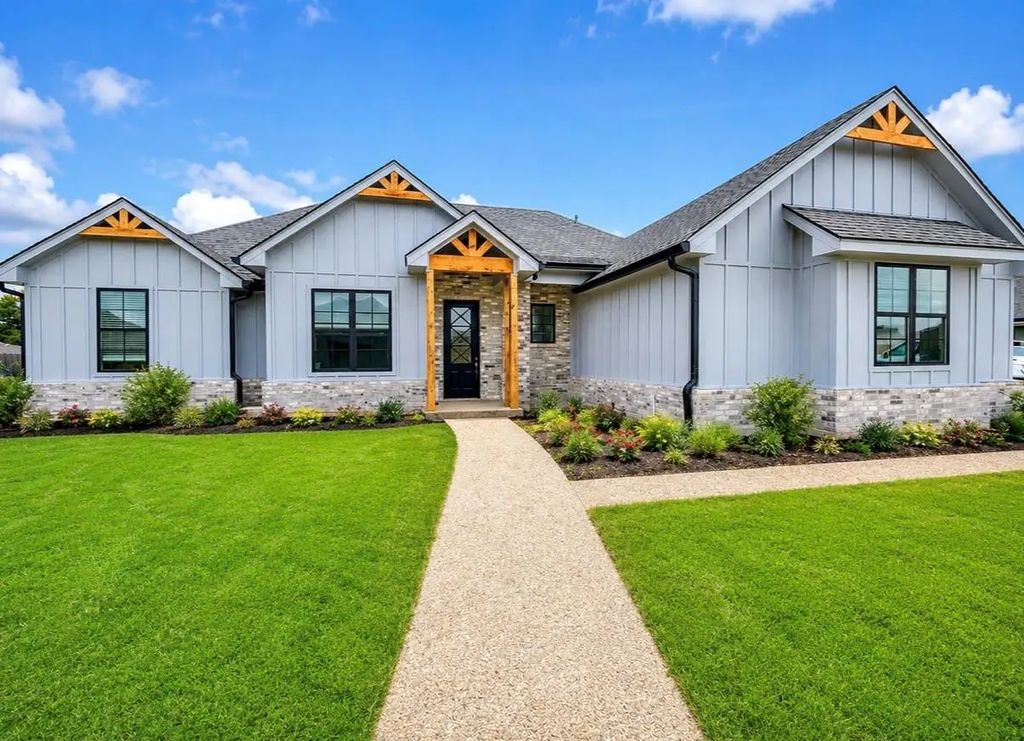 224 Fox Run Lane, Robinson