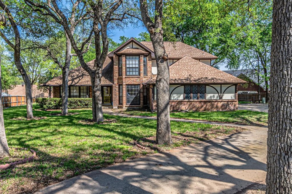 8808 Sylvan Court, Fort Worth
