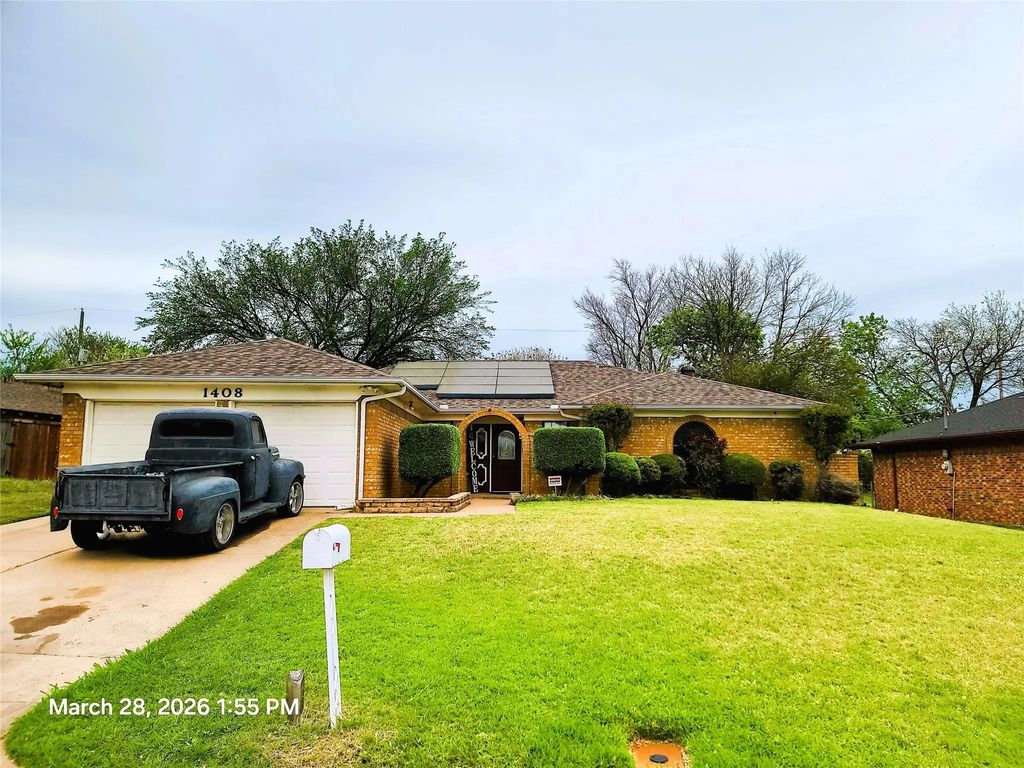 1408 Country Manor Road, Fort Worth