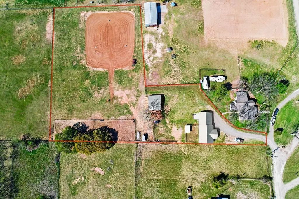 207 N Sand Street, Comanche