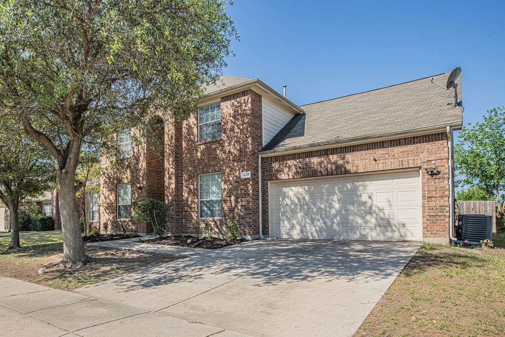 12217 Macaroon Lane, Fort Worth