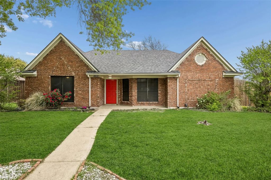 2221 Brookside Drive, Rowlett
