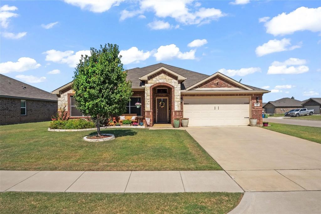 4126 Bridle Path Lane, Sanger