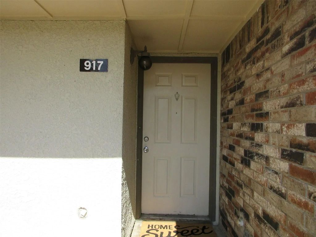 917 Turtle Cove 138, Irving