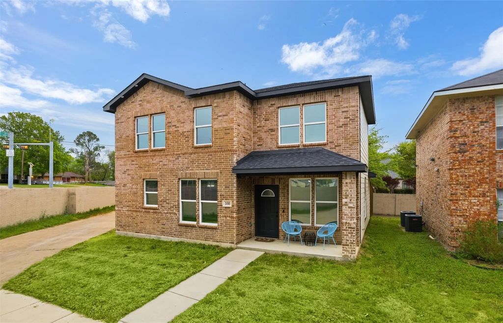 100 Newport Place, Mesquite