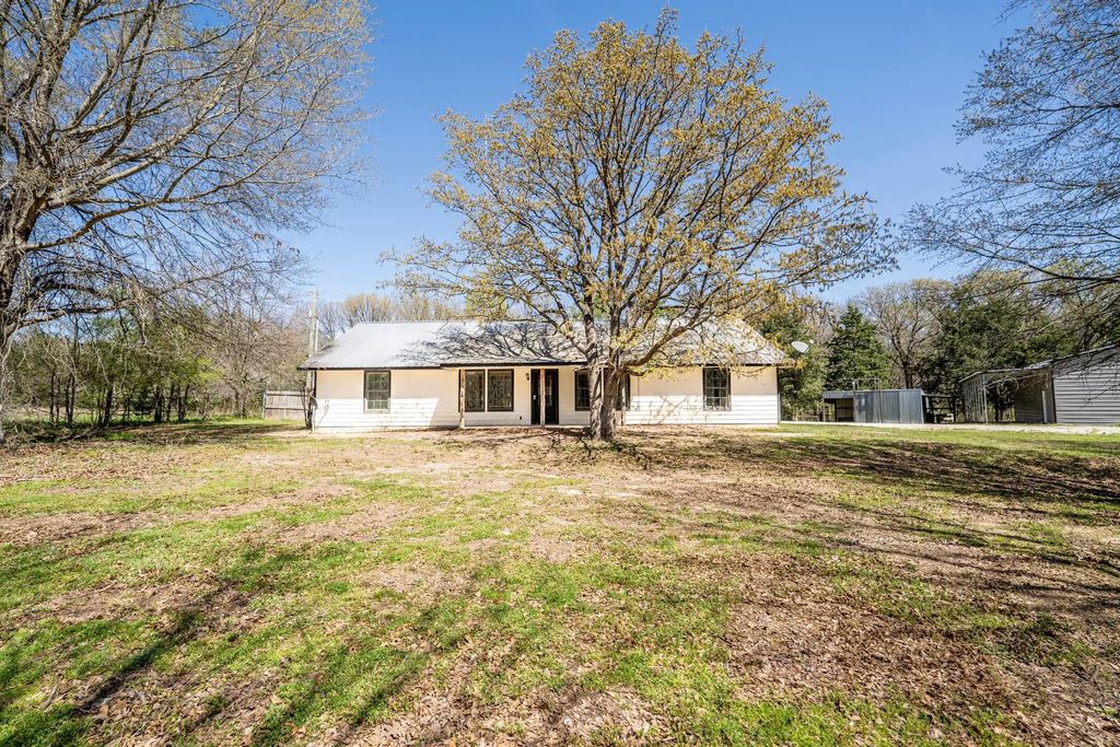 220 County Road 4577, Sulphur Springs