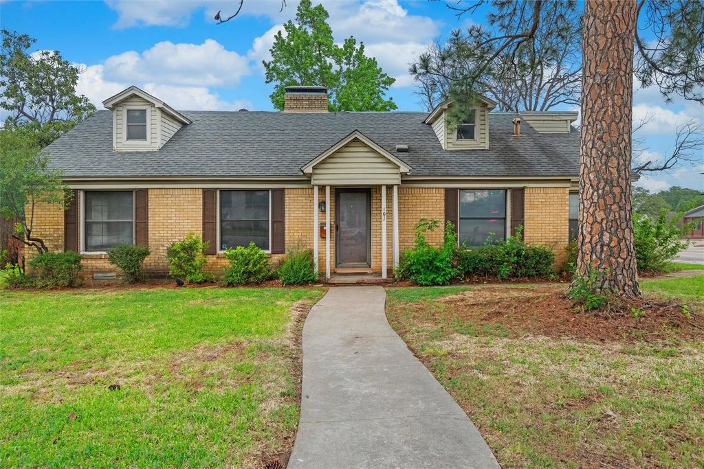 101 W Park Row Drive, Arlington