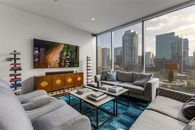 3130 N Harwood Street 801, Dallas