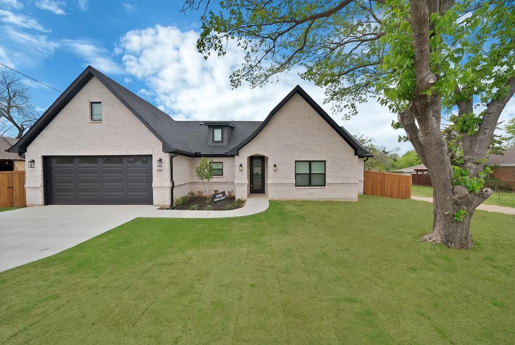 905 N Trinity Street, Decatur