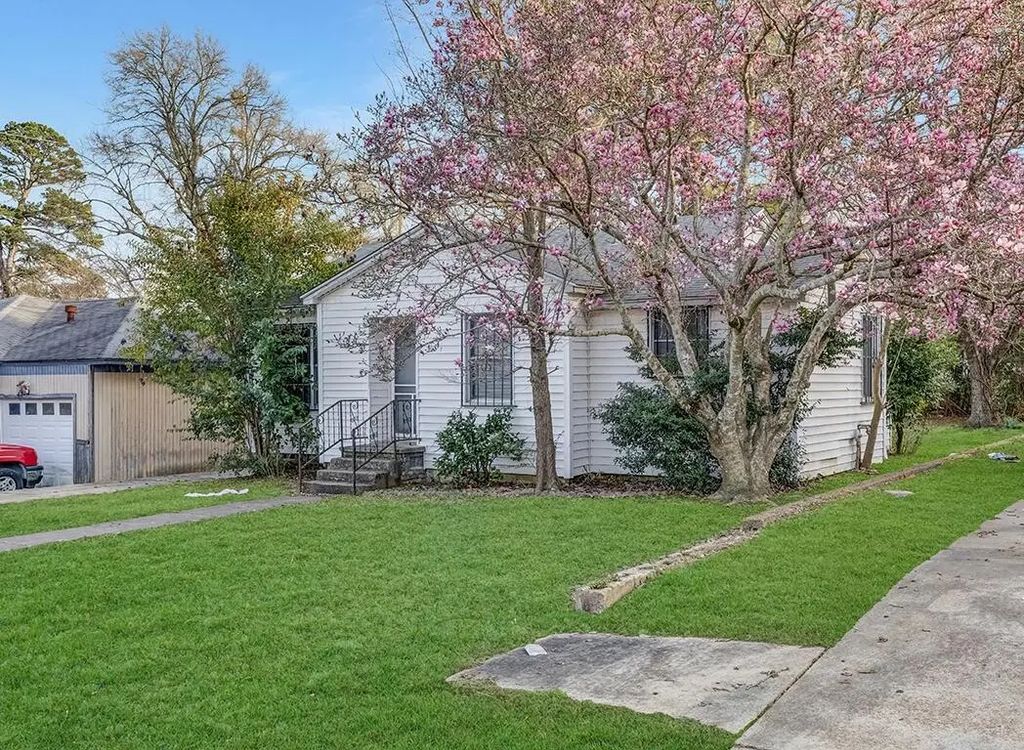 1607 W 17th Street, Texarkana