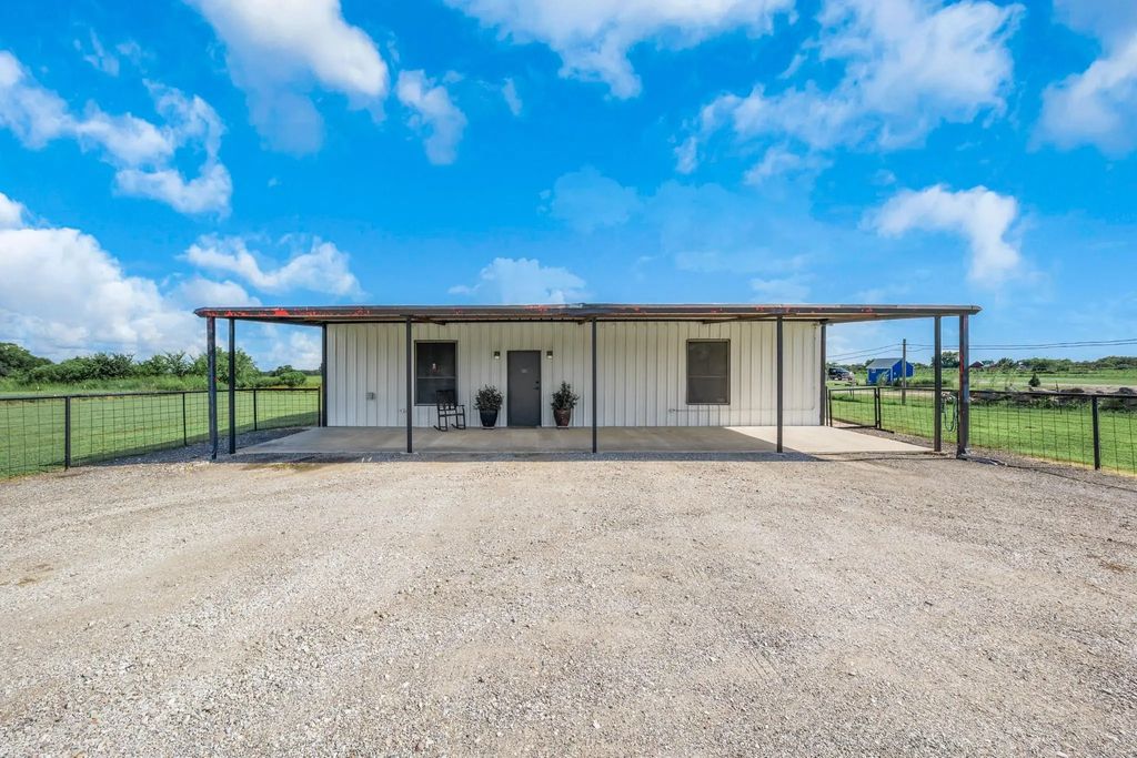 8505 W Interstate Highway 30, Cumby