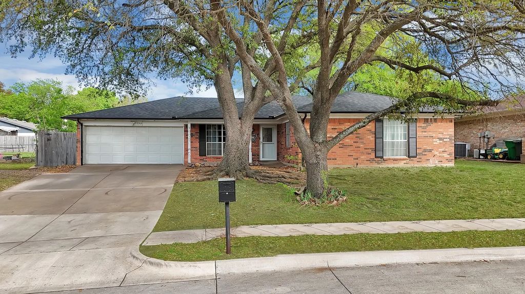 6305 Arthur Drive, Edgecliff Village