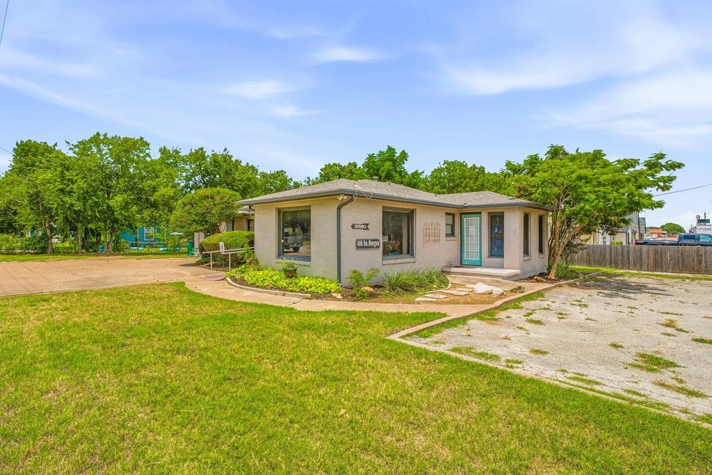 416 S Morgan Street, Granbury