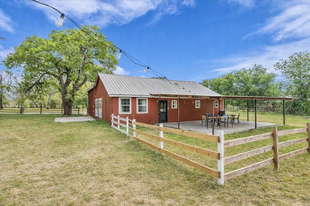 261 Windmill Lane, Waco