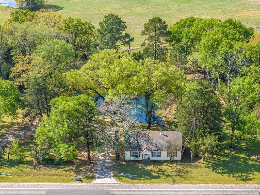 15853 State Highway 80, Edgewood