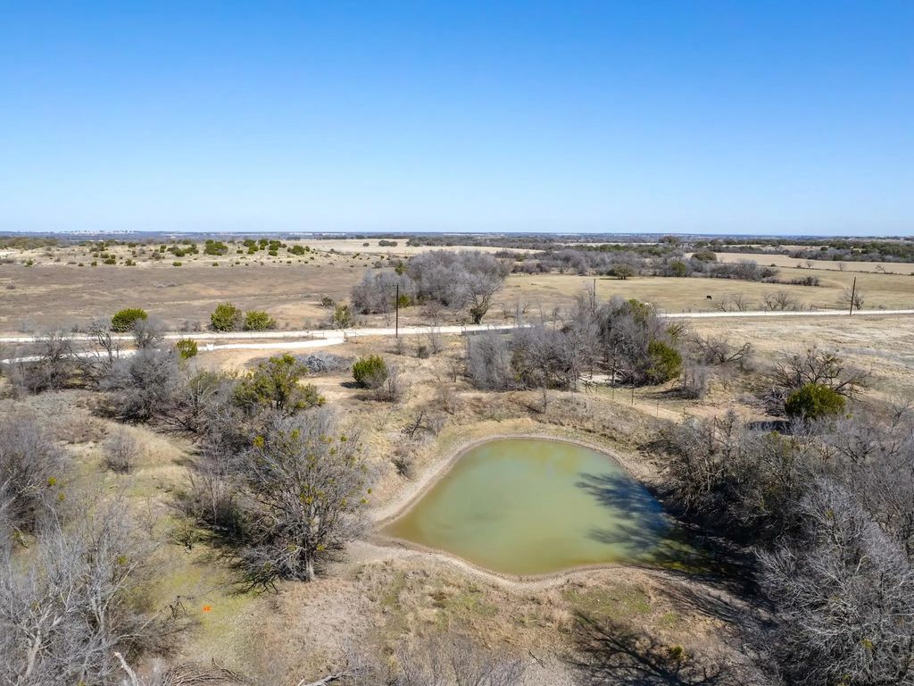 1013 County Road 153, Blanket