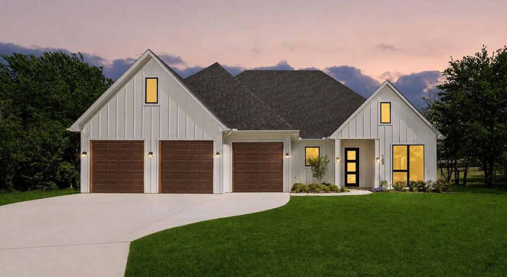 105 Buckboard Trail, Oak Point