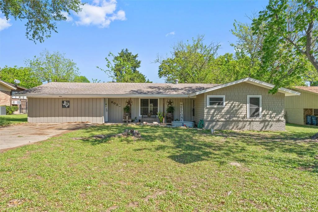 602 Colonial Drive, Athens
