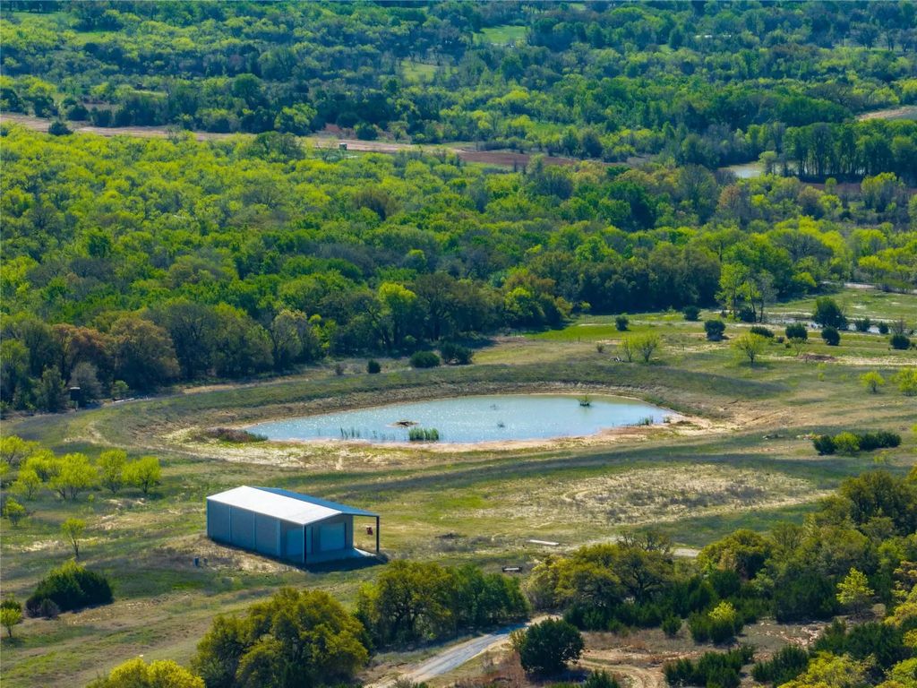 231 Georgia Pass, Desdemona