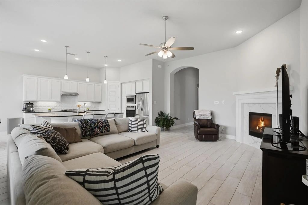 1429 Eclipse Road, Aubrey
