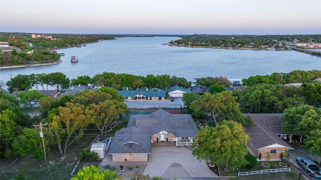 9014 Mesa View Road, Brownwood