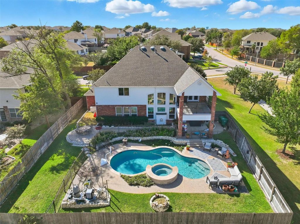 5212 Whisper Drive, Fort Worth